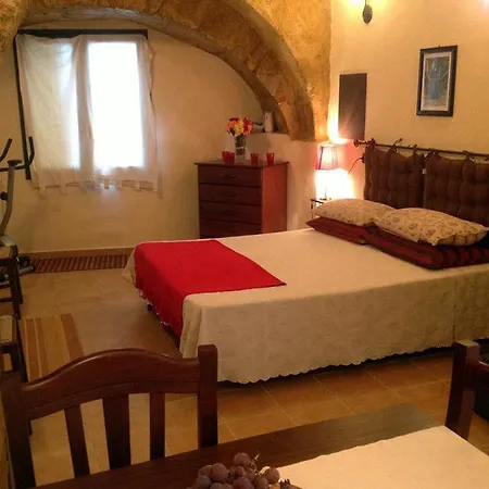 Domus Antiqua Couette-café 3*