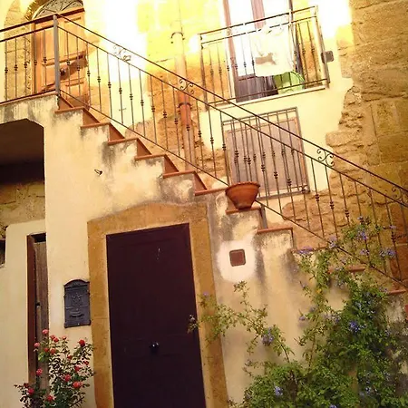 Domus Antiqua Couette-café 3*